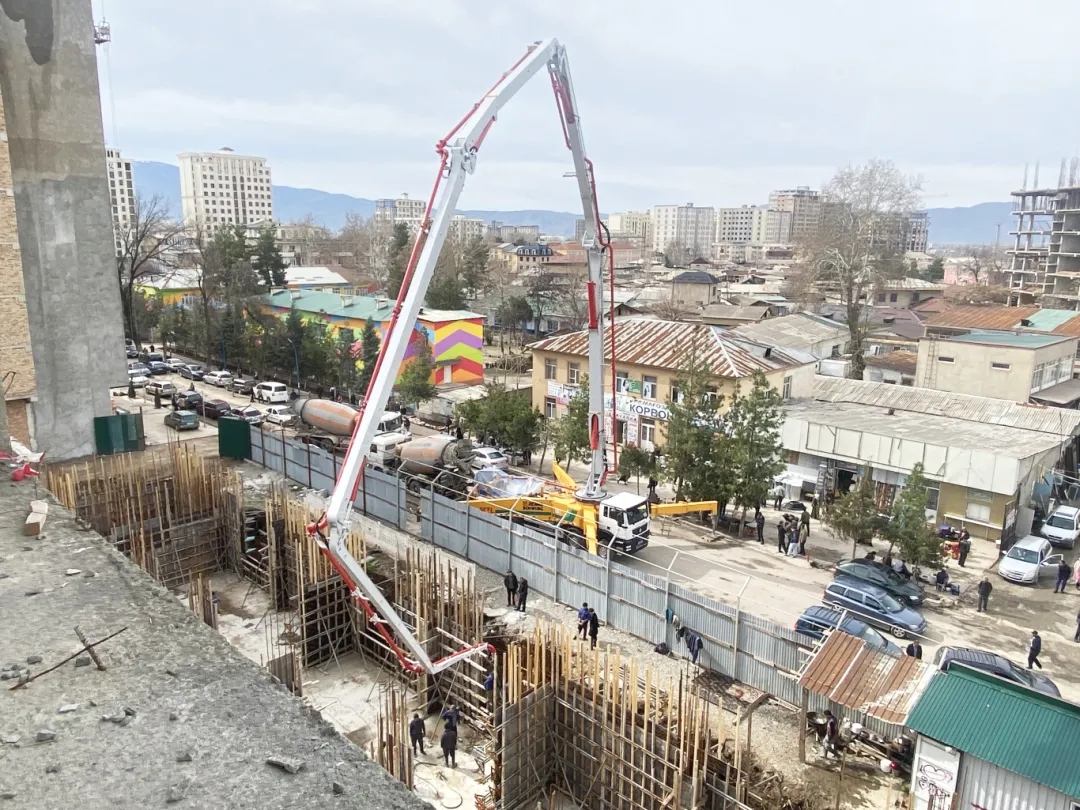 筑梦“蓝海”！至尊国际泵车“圈粉”中亚！