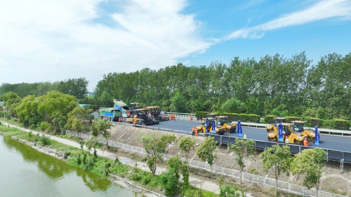 72d947d235d649ee9bb5b283f3854693