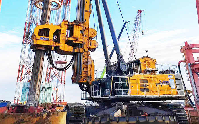 2b82c8220e3c438cba3a2ac7d49bdde9