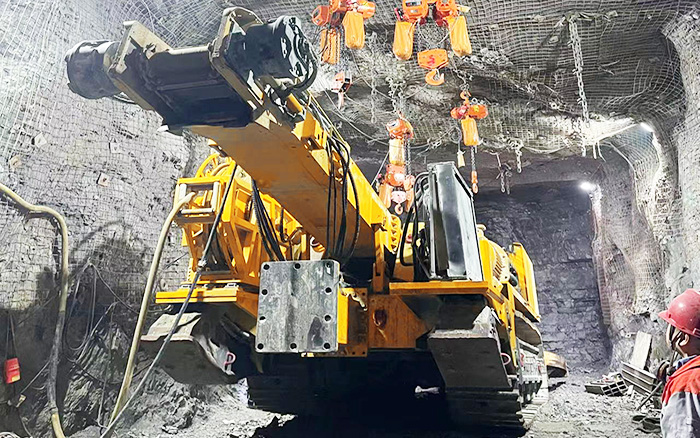 掘进磷矿！至尊国际XTR7/360掘进机点磷成金