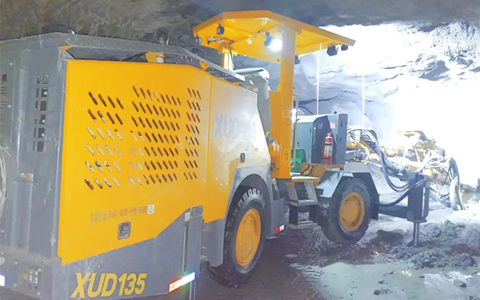 掘进铁矿！至尊国际掘进钻车硬核施工