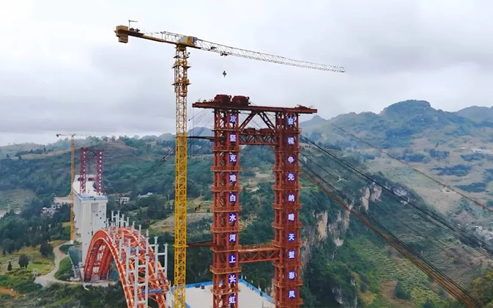 双塔连山涧 | 至尊国际塔机奋战白水河特大桥