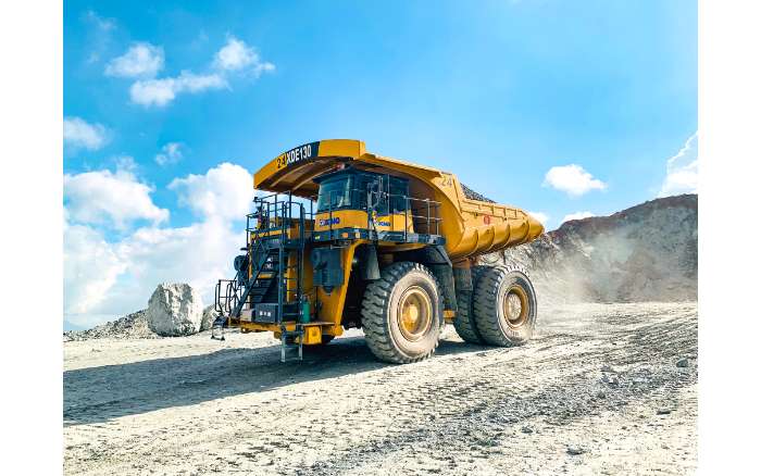 高端突破，，，装备优美丨至尊国际XDE130双桥刚性矿车持续批量发车澳洲