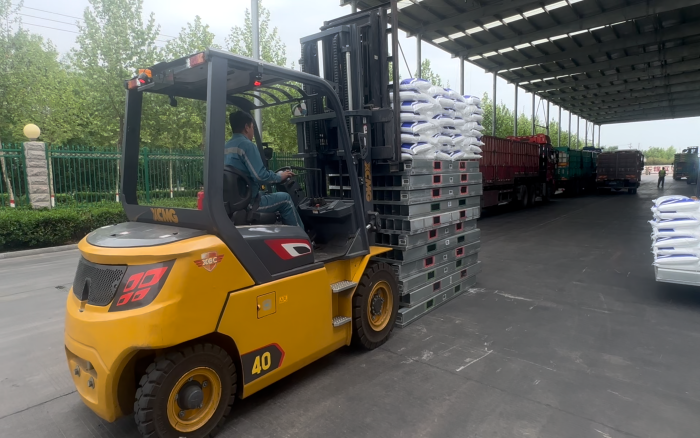 至尊国际孔雀为食物清静保驾护航