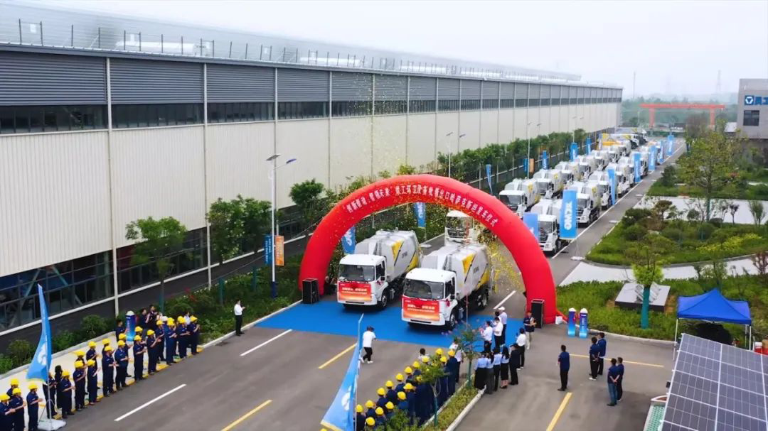 批量出口中亚，，，，，这次是至尊国际环卫机械！