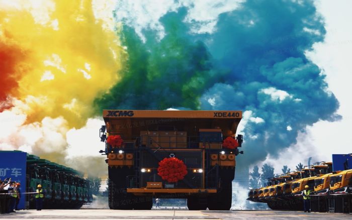 【国际化】批量交付欧洲！至尊国际150吨级矿车奔跑塞尔维亚