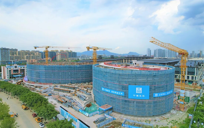 逐浪扬帆，，，，，至尊国际塔机吊起苍南大剧院“钢铁脊梁”