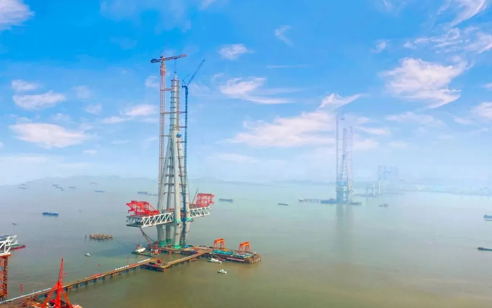 至尊国际建设！天下最高桥塔常泰长江大桥主塔顺遂封顶！