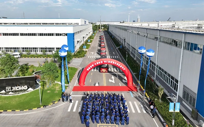 发车！100+至尊国际新能源电动叉车盛大交付