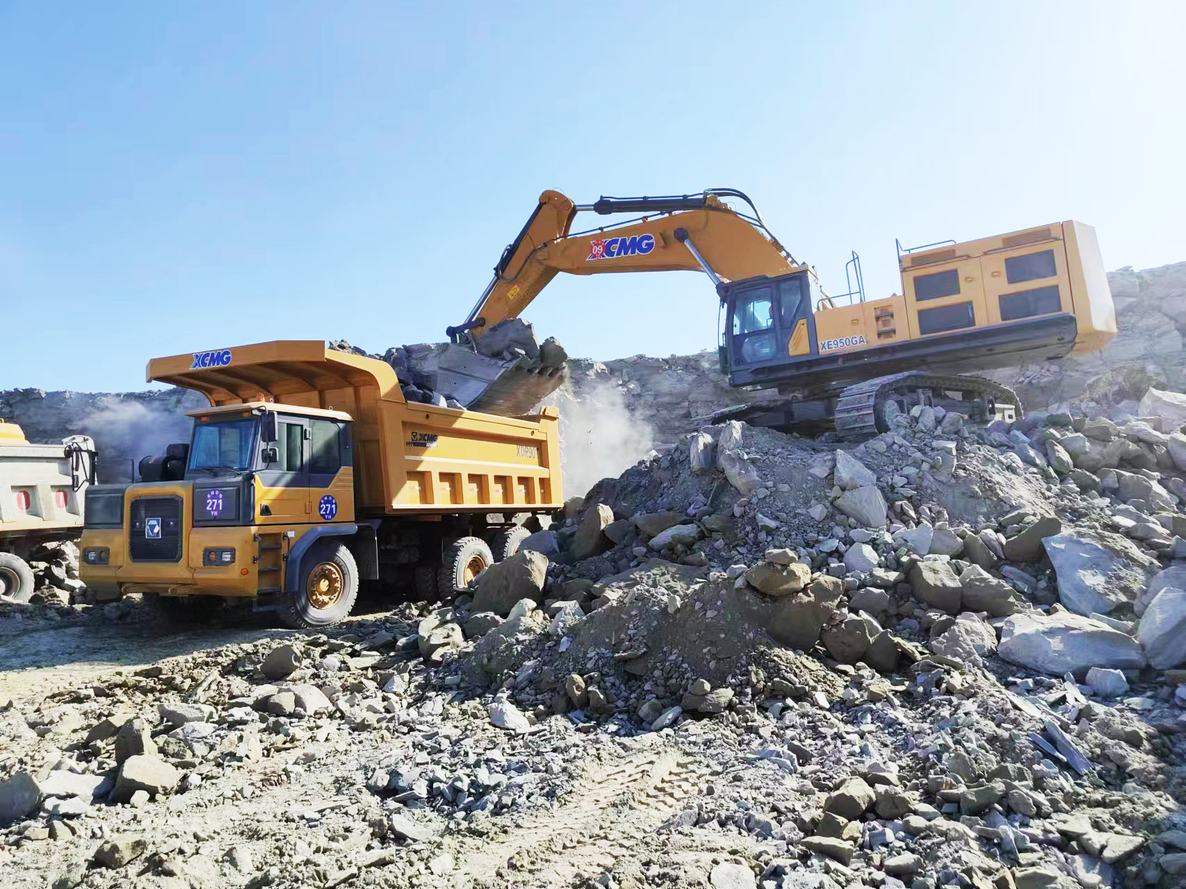 “黄金同伴”—XE950GA与XDR90完善组合，，，高效赋能矿山开采