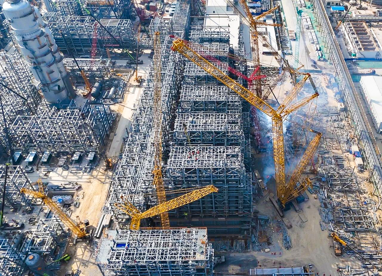 总重9000吨！XGC12000助力大型石化乙烯项目对流段模？？？榈踝