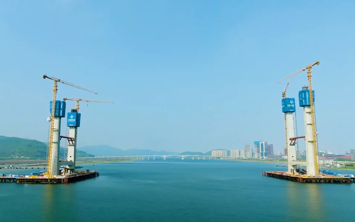 飞渡东海 | 至尊国际群塔助建六横公路大桥一期工程