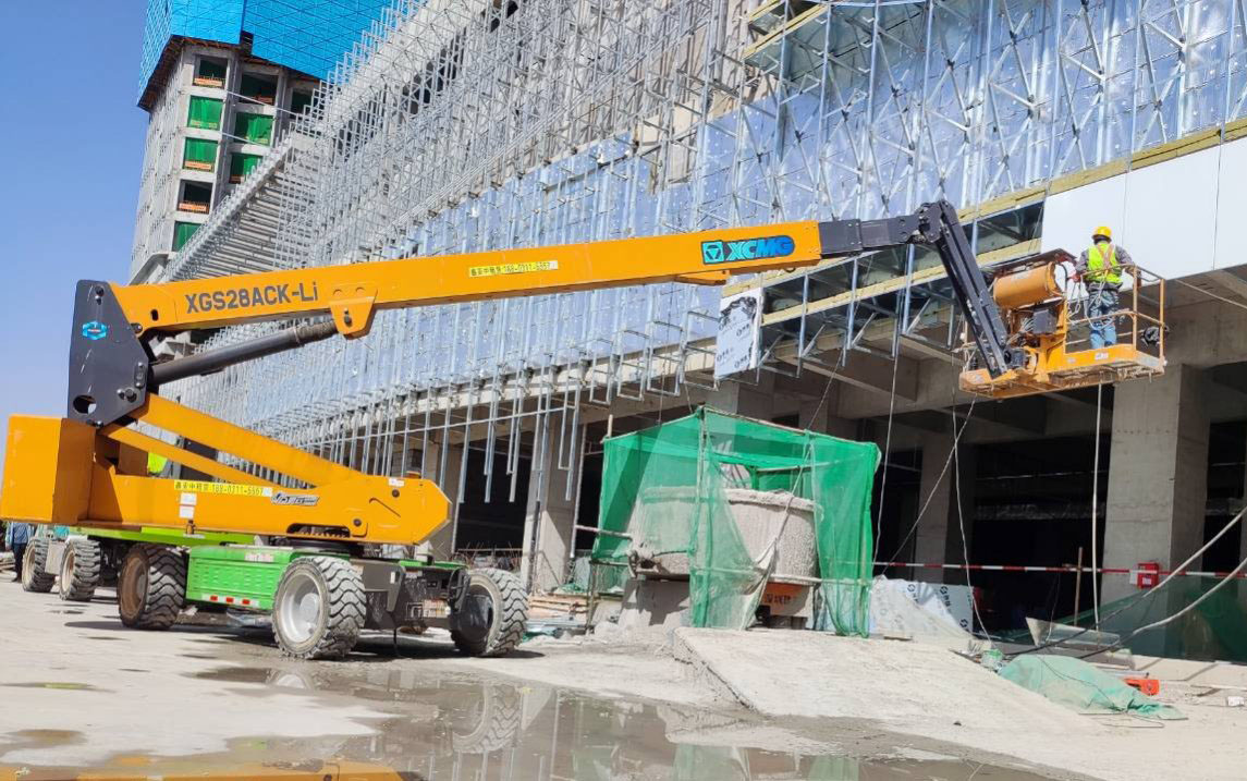 至尊国际高空利器，，，，，为河北邢台某新能源厂房建设 “加速”