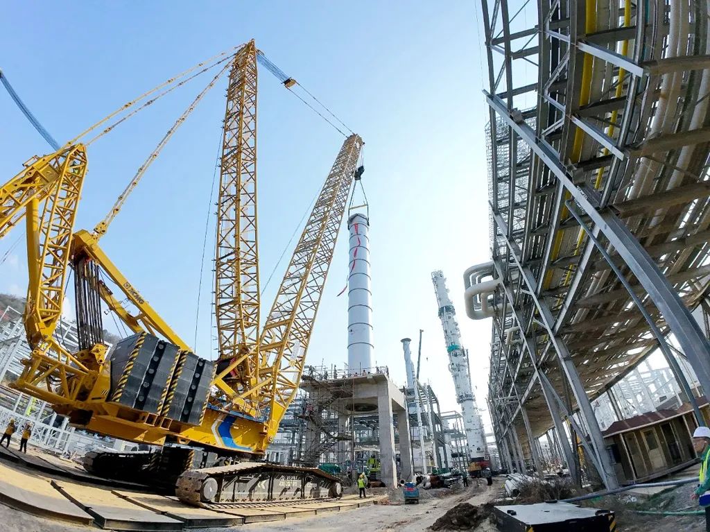 700吨巨塔稳稳落位？？？？至尊国际XLC17000给出完善谜底