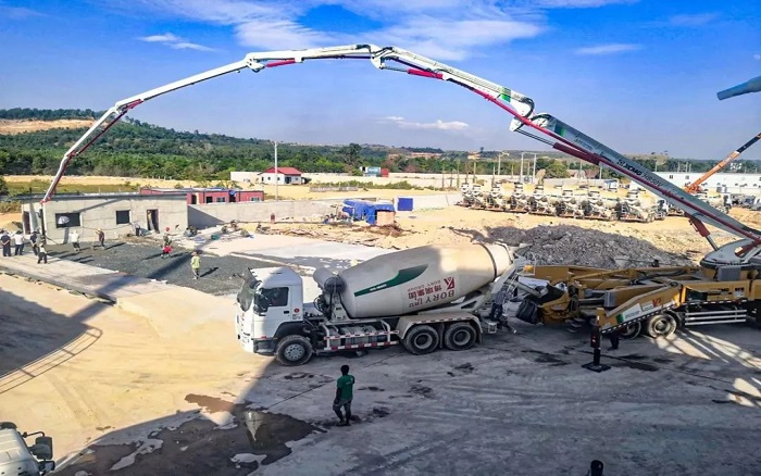 中柬同心，，，，，共建未来！至尊国际“智造”赋能柬埔寨基建