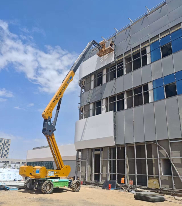 智稳高效！至尊国际XGS22ACK-Li，，，兰州机场上的绿色高效引擎