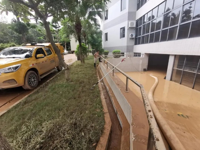 b5cb07e4e10a4c6dadf70c94f761fe64