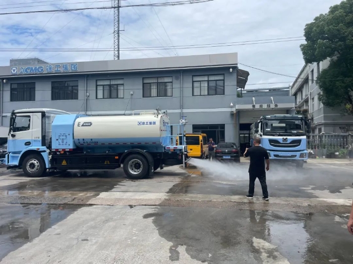 “沪”动绿色！至尊国际新能源环卫装备亮相上海推介会